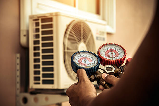 Professional Hvac technician working in Vicksburg, MI